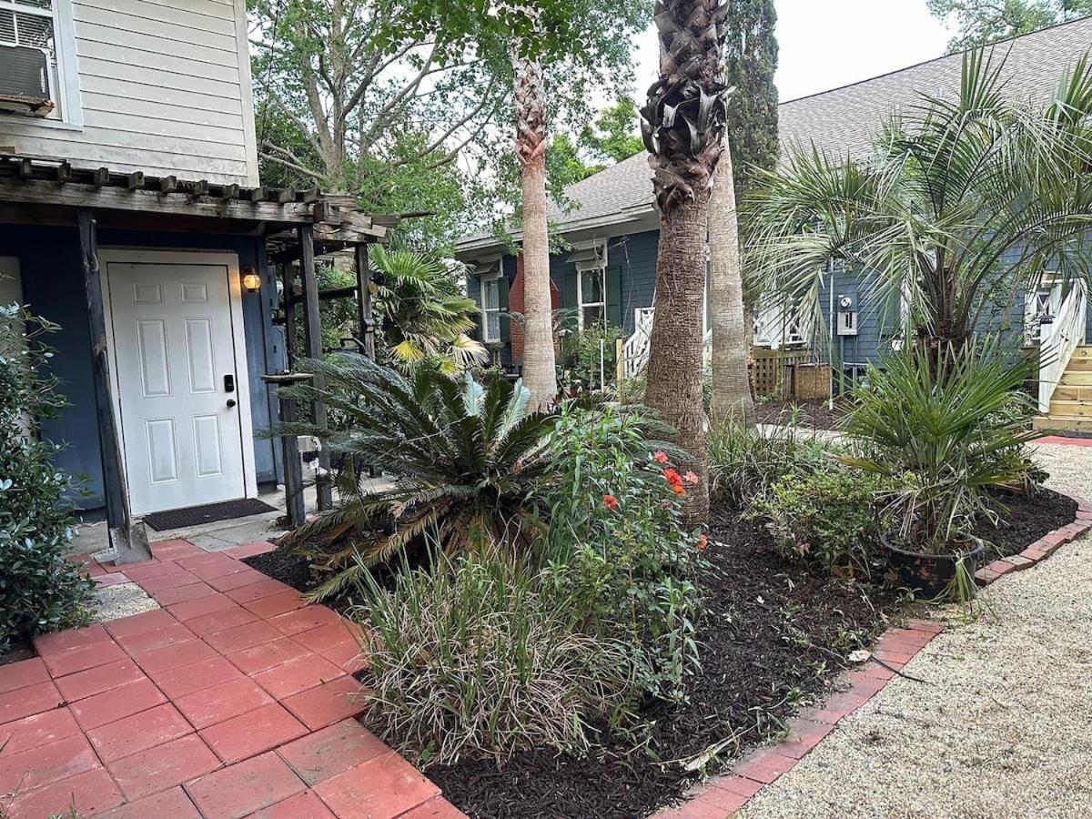 Bare Feet Bungalow -Close To Beach & Dog Friendly Gulfport Esterno foto