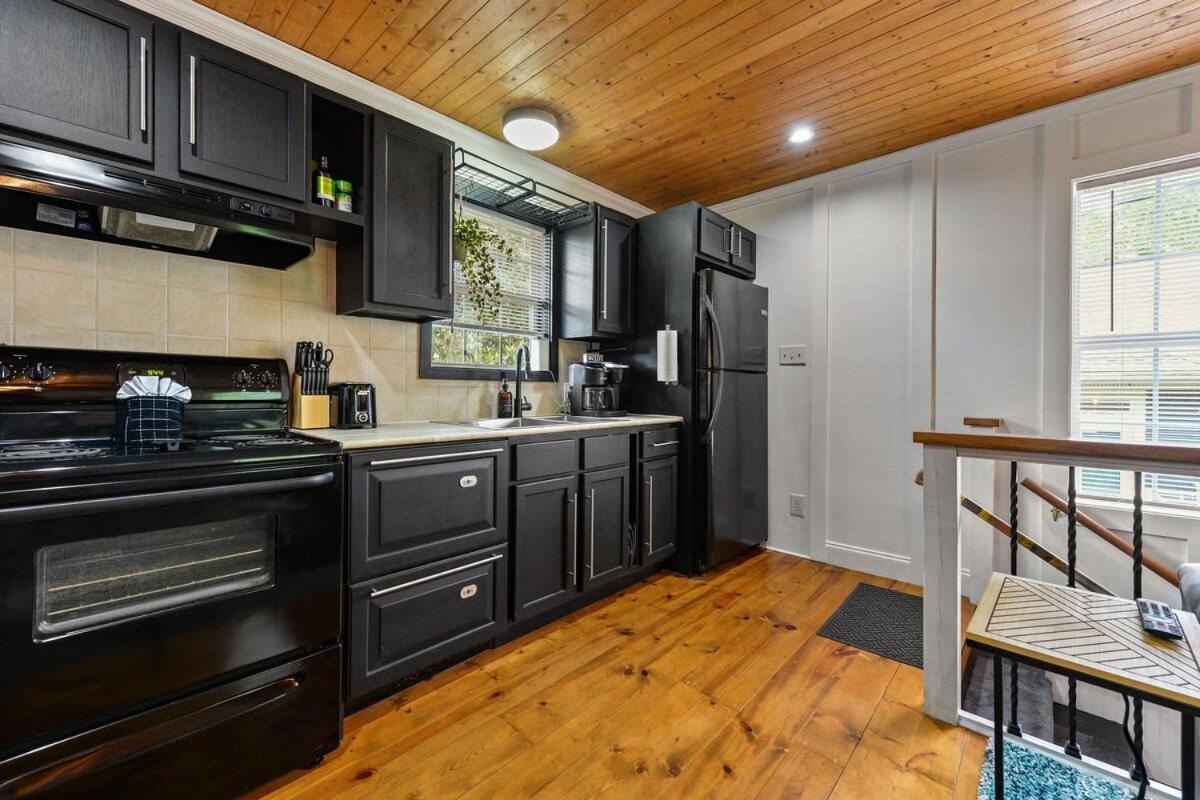 Bare Feet Bungalow -Close To Beach & Dog Friendly Gulfport Esterno foto